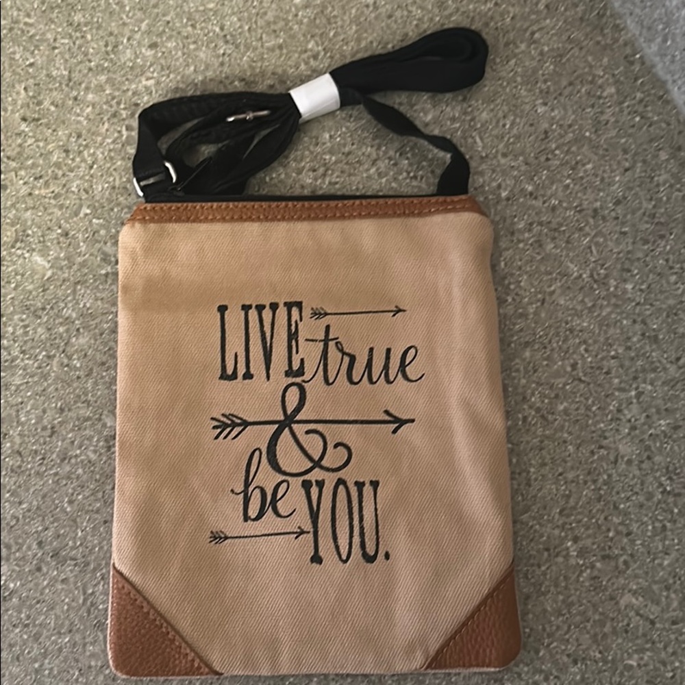 New Thirty-one Explorer Crossbody